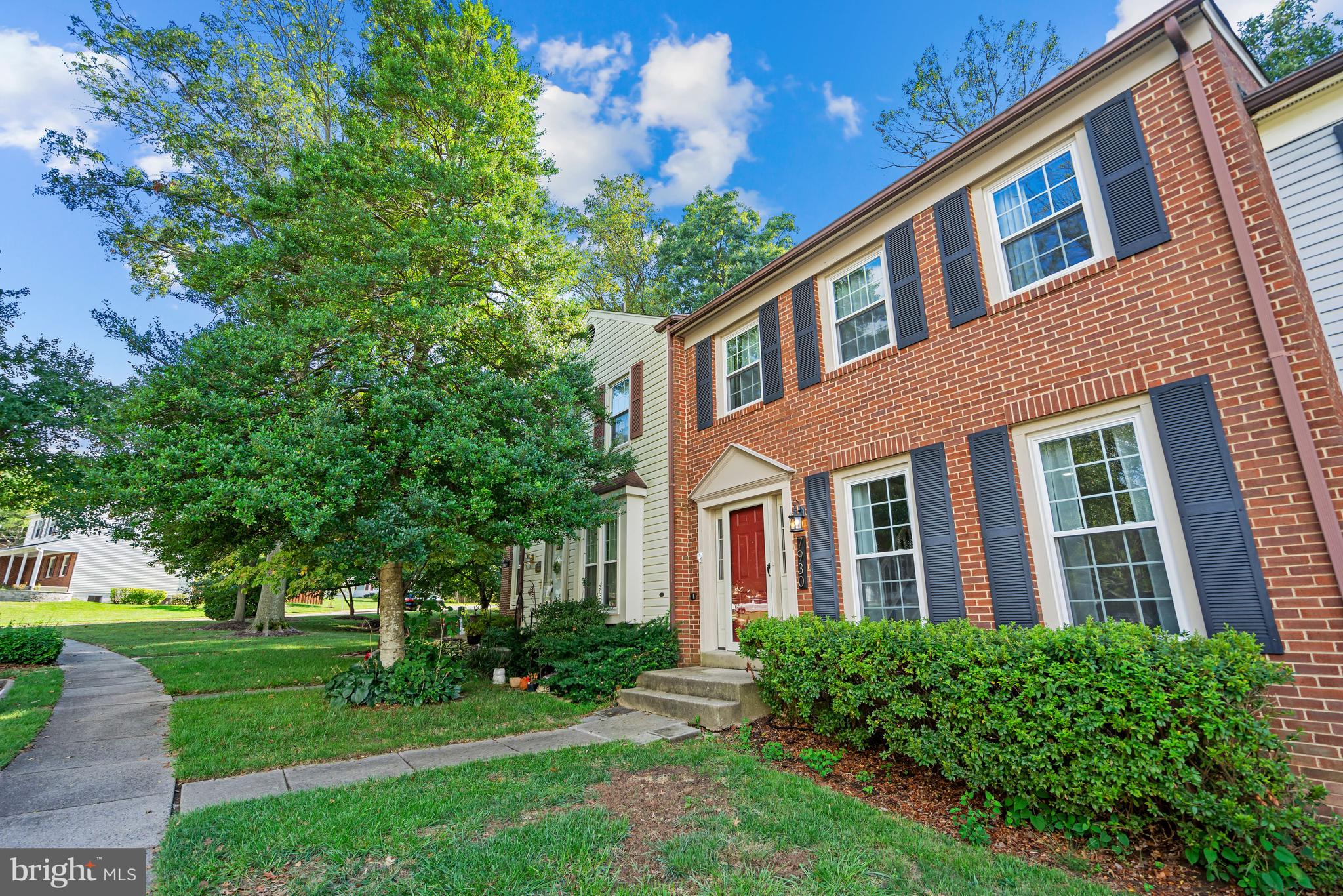 7930 Bubbling Brook Circle Springfield, VA 22153 - Photo 4 of 34