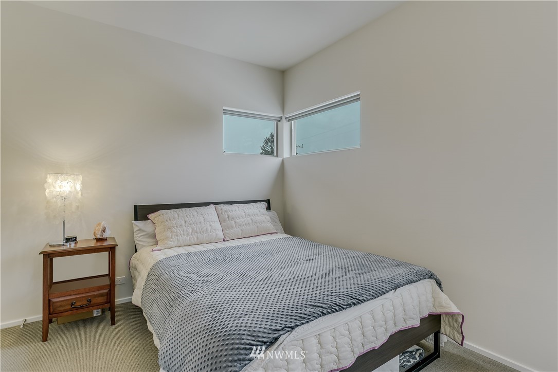 3951 Southwest Kenyon Street Seattle, WA 98136 - Photo 15 of 20 Gallery Image 15