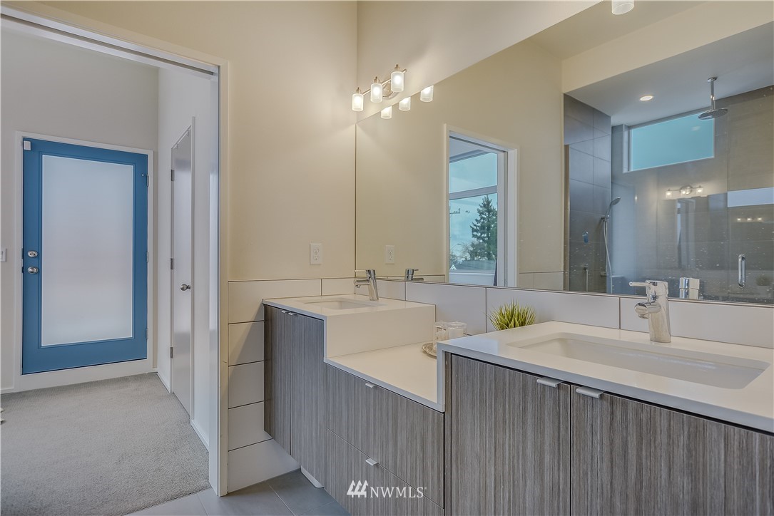 3951 Southwest Kenyon Street Seattle, WA 98136 - Photo 8 of 20 Gallery Image 8