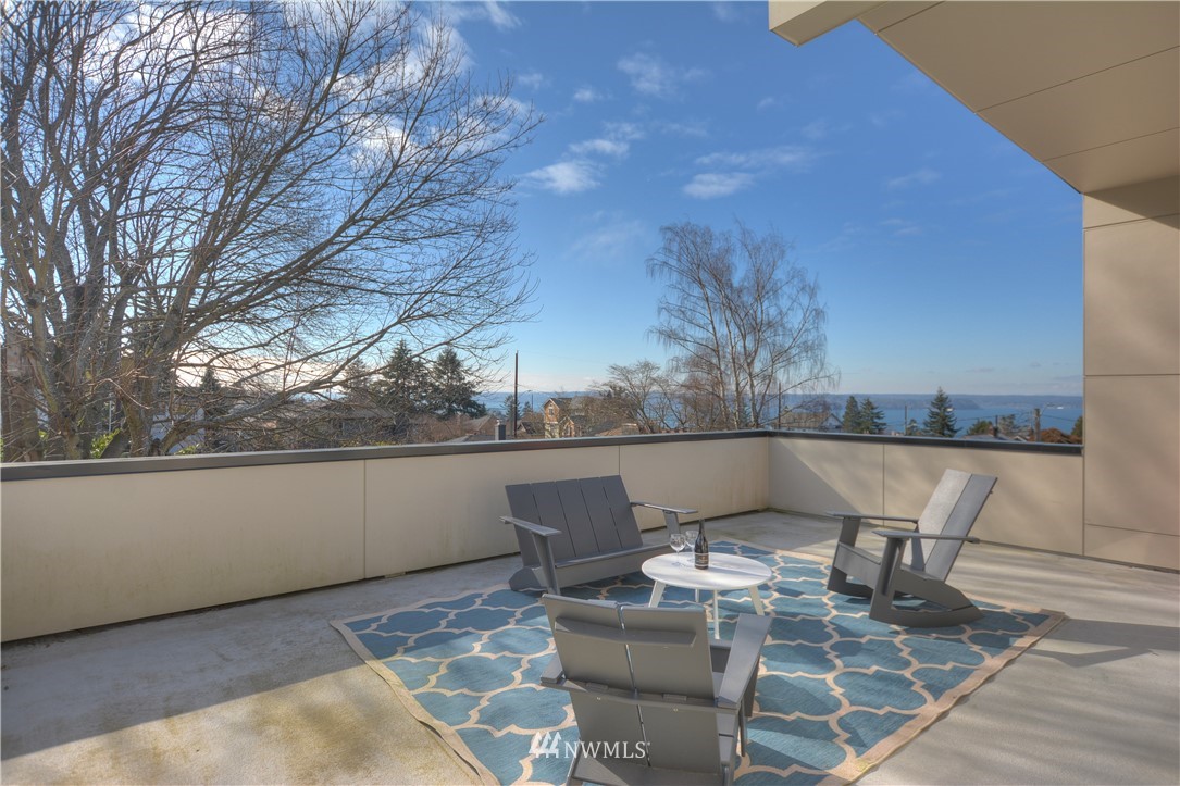 3951 Southwest Kenyon Street Seattle, WA 98136 - Photo 9 of 20 Gallery Image 9