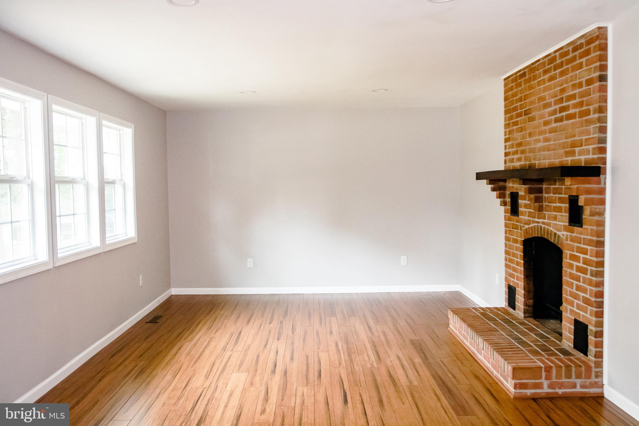 21398 Tanyard Road Preston, MD 21655 - Photo 14 of 27 13x20 Living room