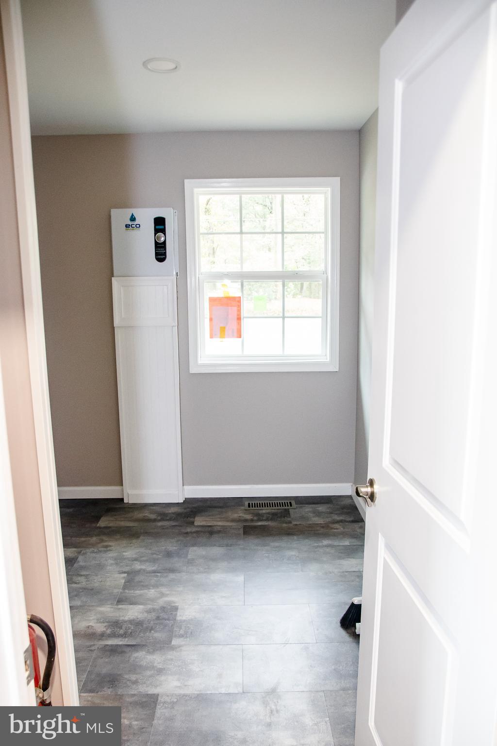 21398 Tanyard Road Preston, MD 21655 - Photo 19 of 27 Utility room 10x8