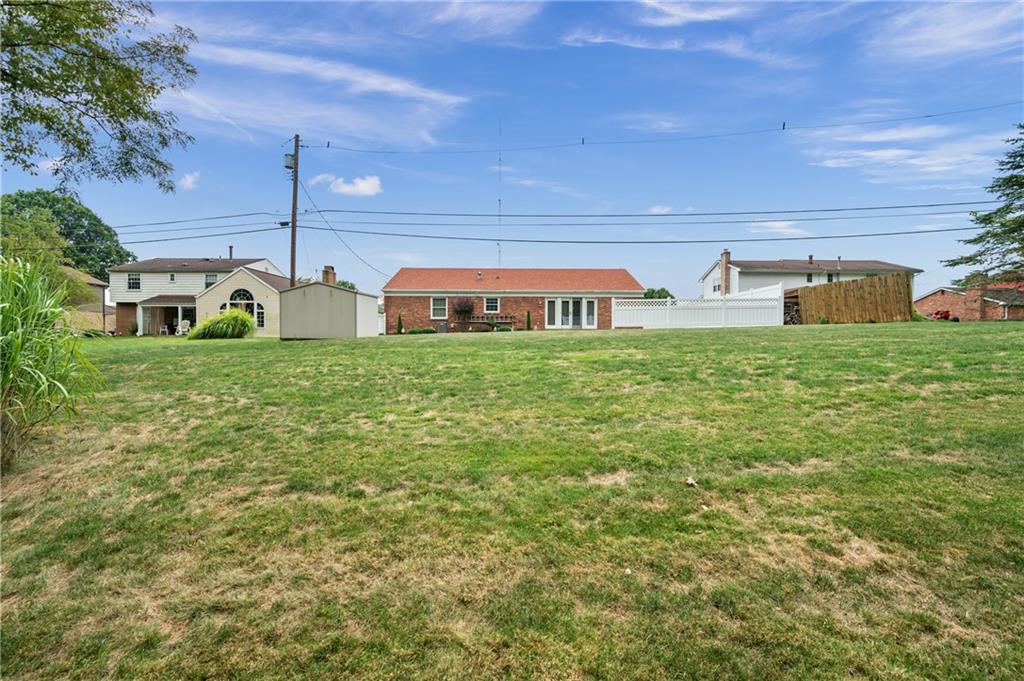 417 Middlesex Road McKeesport, PA 15135 - Photo 4 of 24 Gallery Image 4