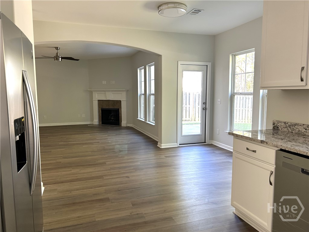 136 Lake Pointe Drive Savannah, GA 31407 - Photo 5 of 24 Kitchen