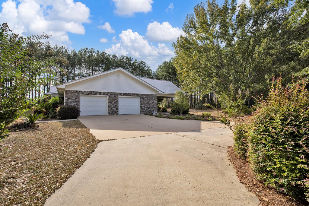 160 Paulk Road Dothan, AL 36301 - Photo 2 of 59