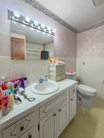 $219,000 | 1353 Carriage Hill Lane, Freeport, IL 61032