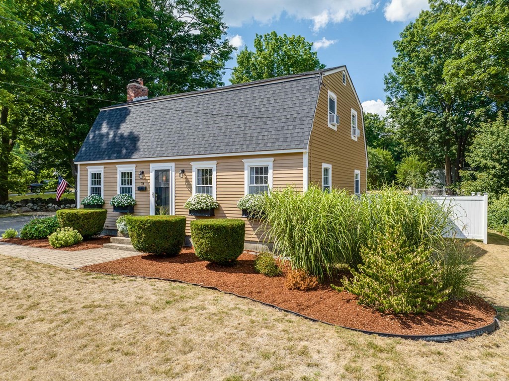 34 Dalton Road Chelmsford, MA 01824 - Photo 1 of 31 Gallery Image 1