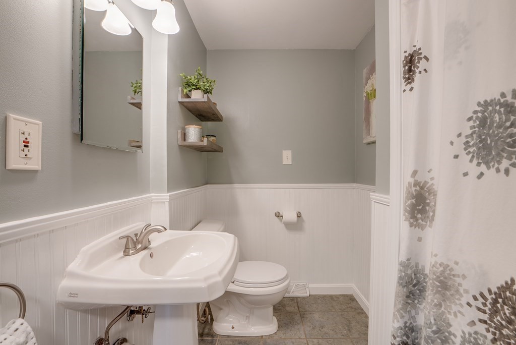 34 Dalton Road Chelmsford, MA 01824 - Photo 13 of 31 Gallery Image 13