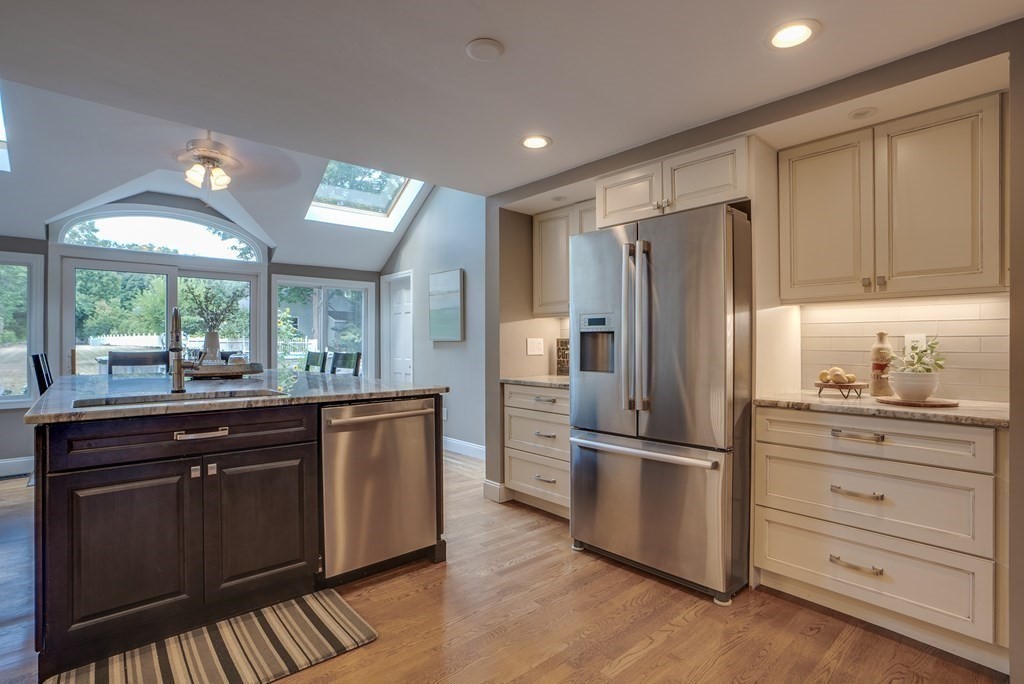 34 Dalton Road Chelmsford, MA 01824 - Photo 5 of 31 Gallery Image 5