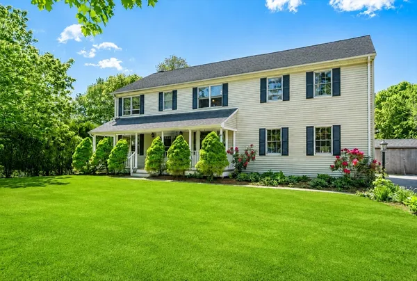 $699,900 | 323 Oakhill Avenue, Attleboro, MA 02703