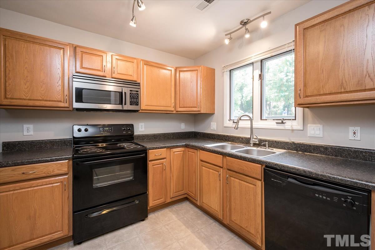 4217 Sunscape Lane Raleigh, NC 27613 - Photo 12 of 27