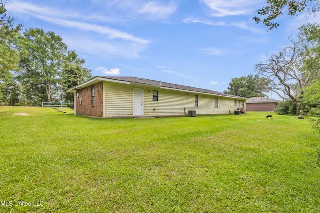 $600,000 | 23027 Indian Ridge Road, Picayune, MS 39466
