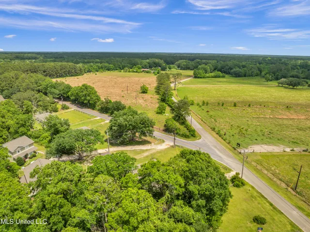 $600,000 | 23027 Indian Ridge Road, Picayune, MS 39466