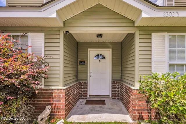 $600,000 | 23027 Indian Ridge Road, Picayune, MS 39466