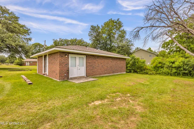 $600,000 | 23027 Indian Ridge Road, Picayune, MS 39466