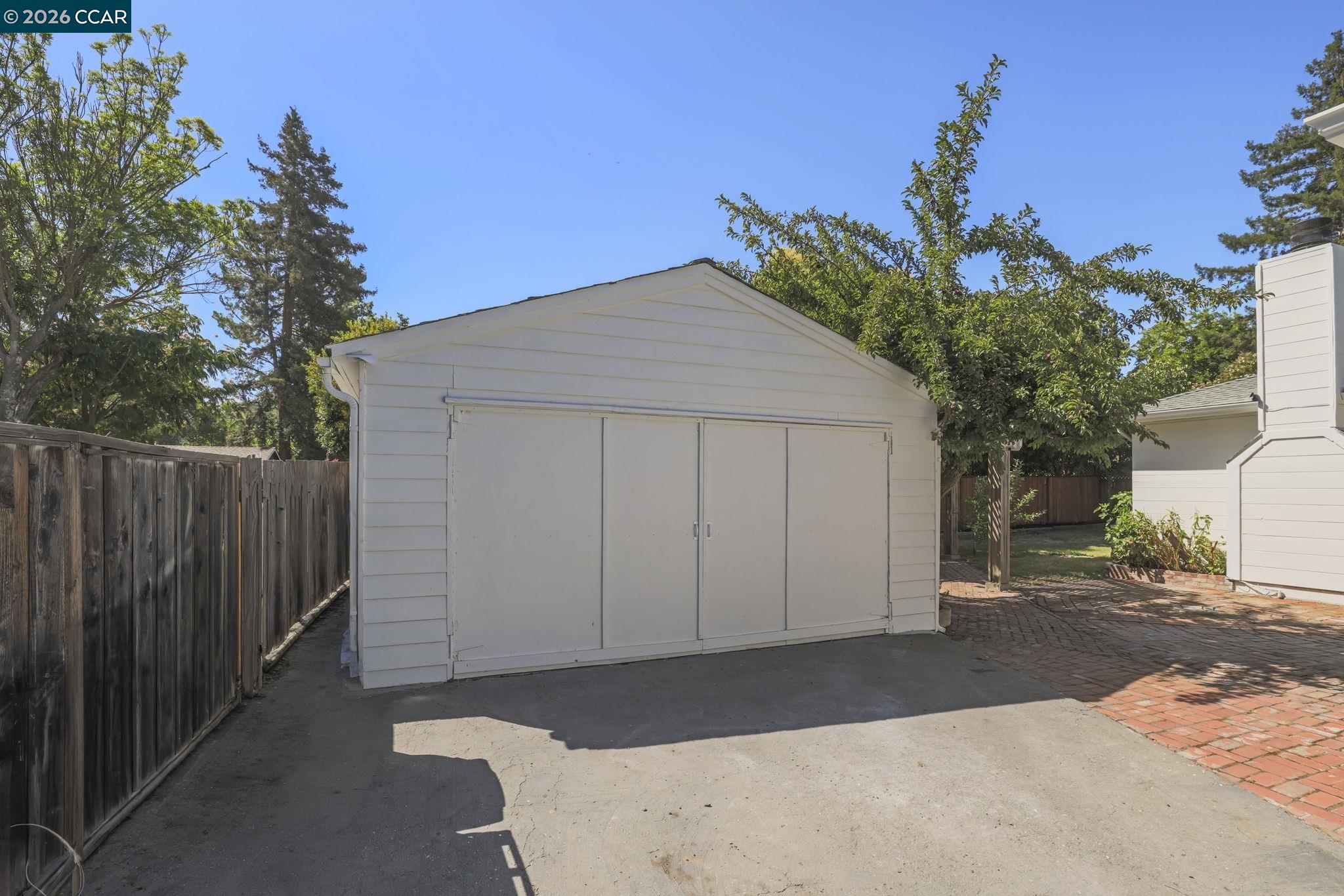 2157 Whyte Park Avenue Walnut Creek, CA 94595 - Photo 31 of 35