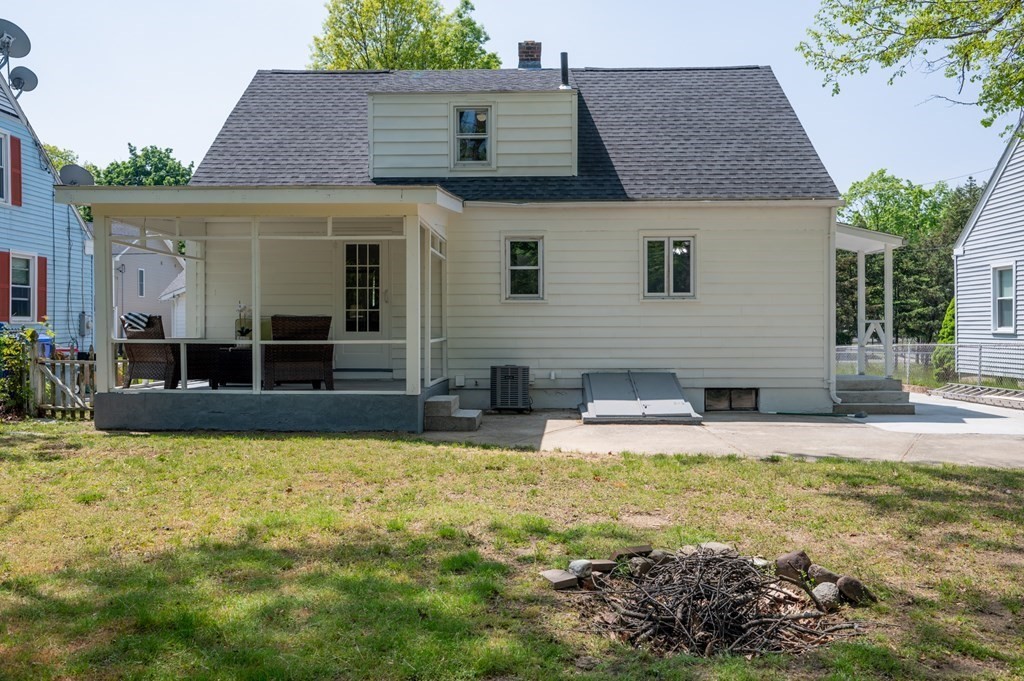 7 Schley Street Springfield, MA 01109 - Photo 22 of 27 Gallery Image 22
