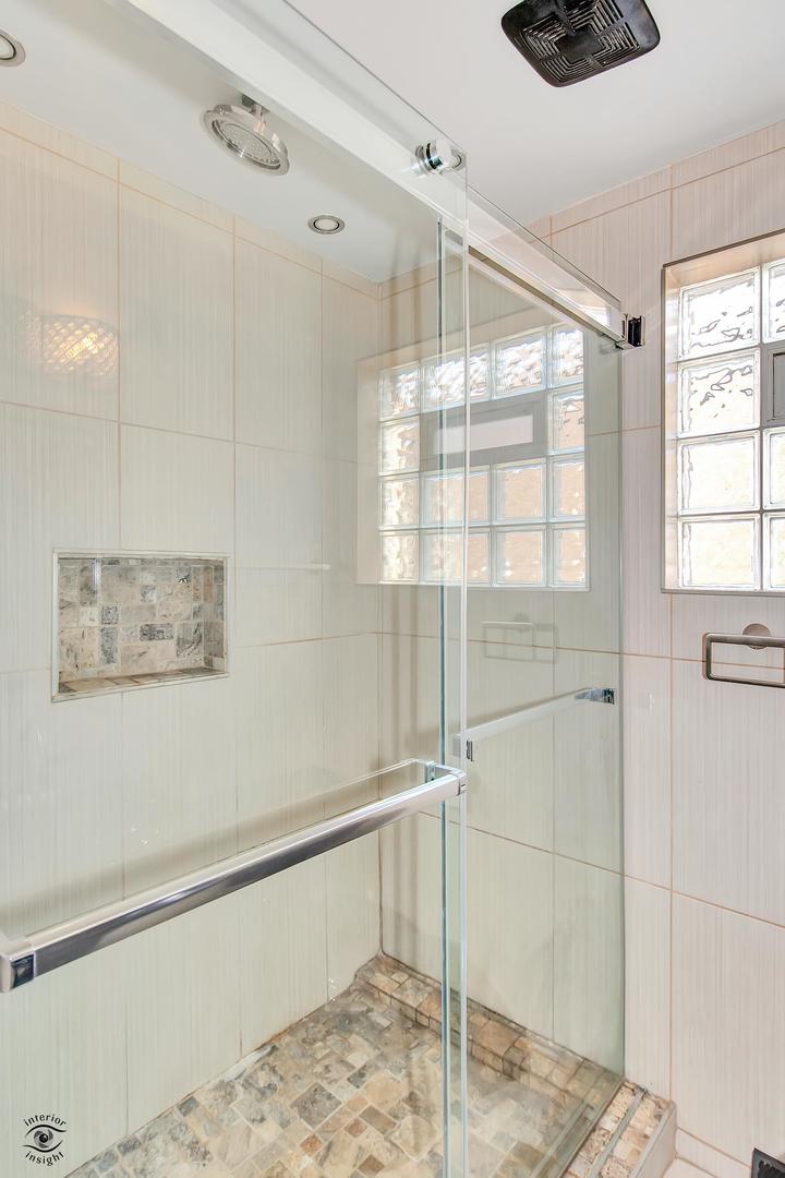 10348 South Rhodes Avenue Chicago, IL 60628 - Photo 6 of 20 a bathroom with a shower