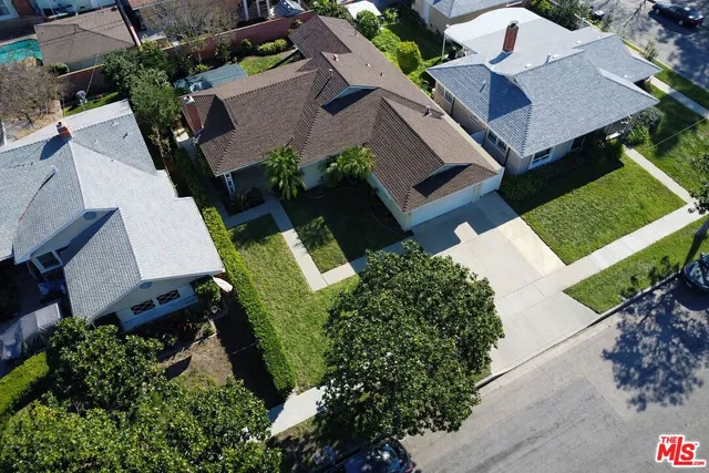 $849,900 | 3012 Knoxville Avenue, Long Beach, CA 90808