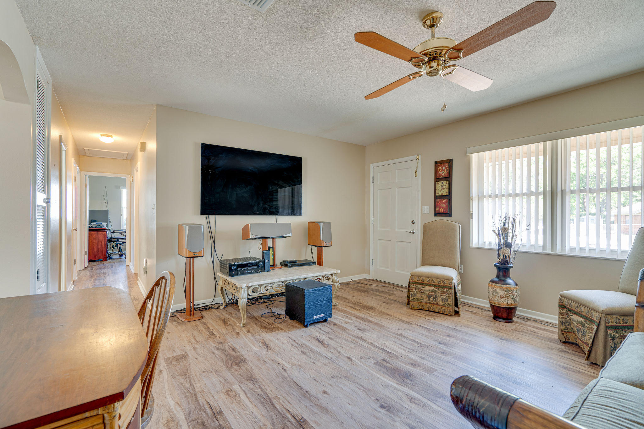 236 Deluna Road Southwest Fort Walton Beach, FL 32548 - Photo 5 of 26 a living room with furniture and a flat screen tv