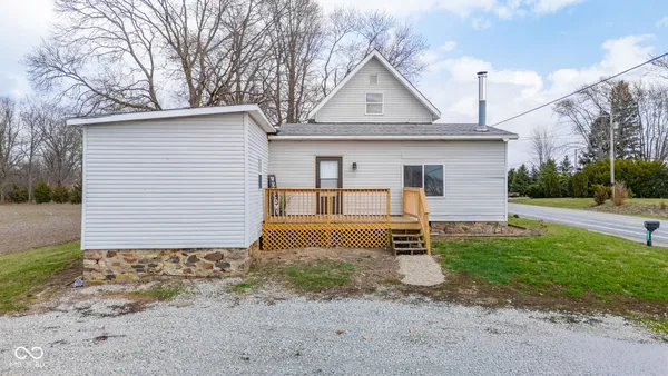 $159,900 | 5694 Highway 36, Mooreland, IN 47360