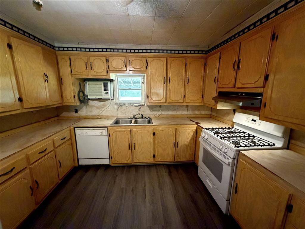 1738 Marlin Road Lake Charles, LA 70611 - Photo 2 of 17 Gallery Image 2