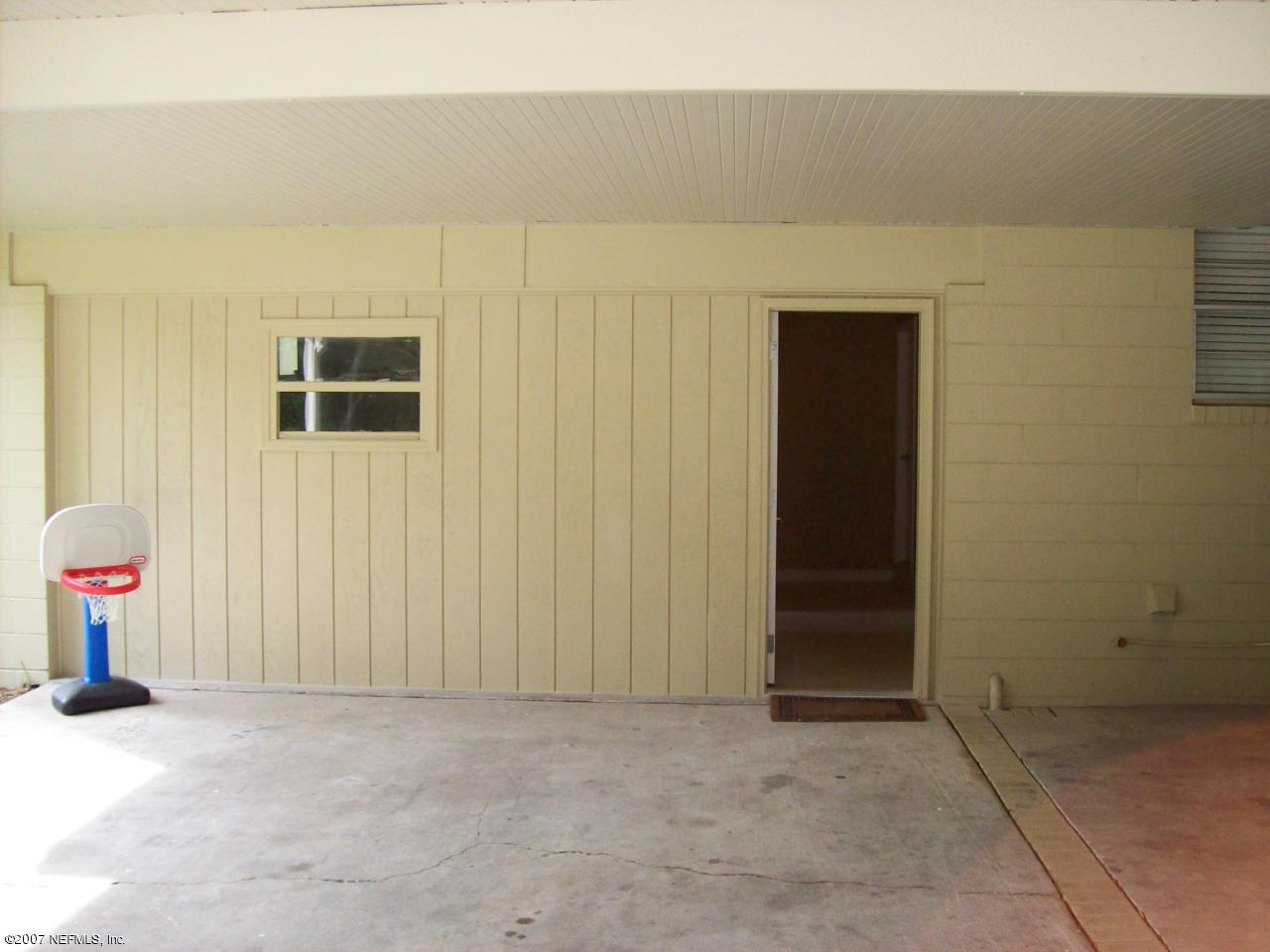2865 Chelton Road Jacksonville, FL 32216 - Photo 15 of 20 Private entry to in-laws suite
