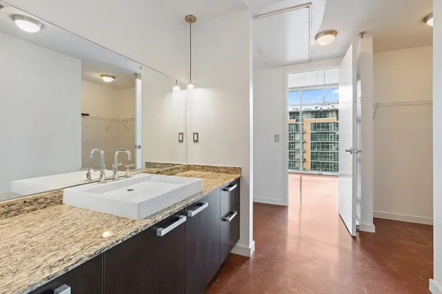 $575,000 | 600 12th Avenue South, Unit 1708, Nashville, TN 37203