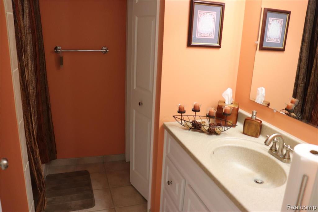 26258 Orchard Lake Road, Unit 1 Farmington Hills, MI 48334 - Photo 16 of 17