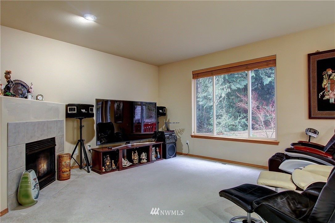 12037 Southeast 186th Street Renton, WA 98058 - Photo 11 of 32 Gallery Image 11