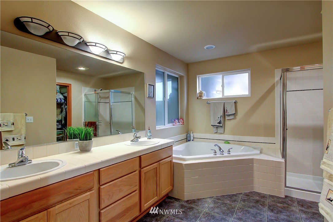 12037 Southeast 186th Street Renton, WA 98058 - Photo 15 of 32 Gallery Image 15