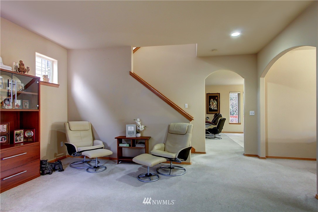 12037 Southeast 186th Street Renton, WA 98058 - Photo 4 of 32 Gallery Image 4