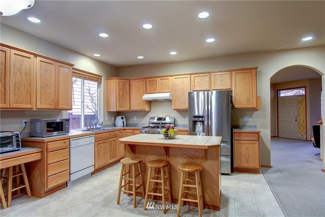 12037 Southeast 186th Street Renton, WA 98058 - Photo 6 of 32 Gallery Image 6