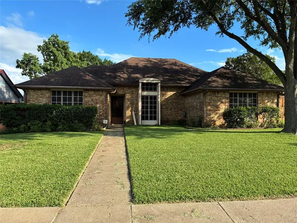 $2,000 | 2310 La Costa, Mesquite, TX 75150