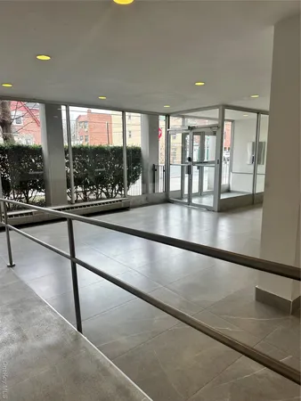 $390,000 | 74-02 43rd Avenue, Unit 4D | Elmhurst