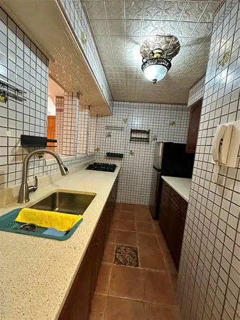 $390,000 | 74-02 43rd Avenue, Unit 4D | Elmhurst