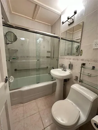 $390,000 | 74-02 43rd Avenue, Unit 4D | Elmhurst