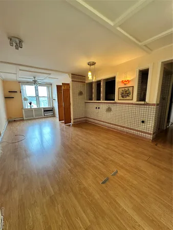 $390,000 | 74-02 43rd Avenue, Unit 4D | Elmhurst