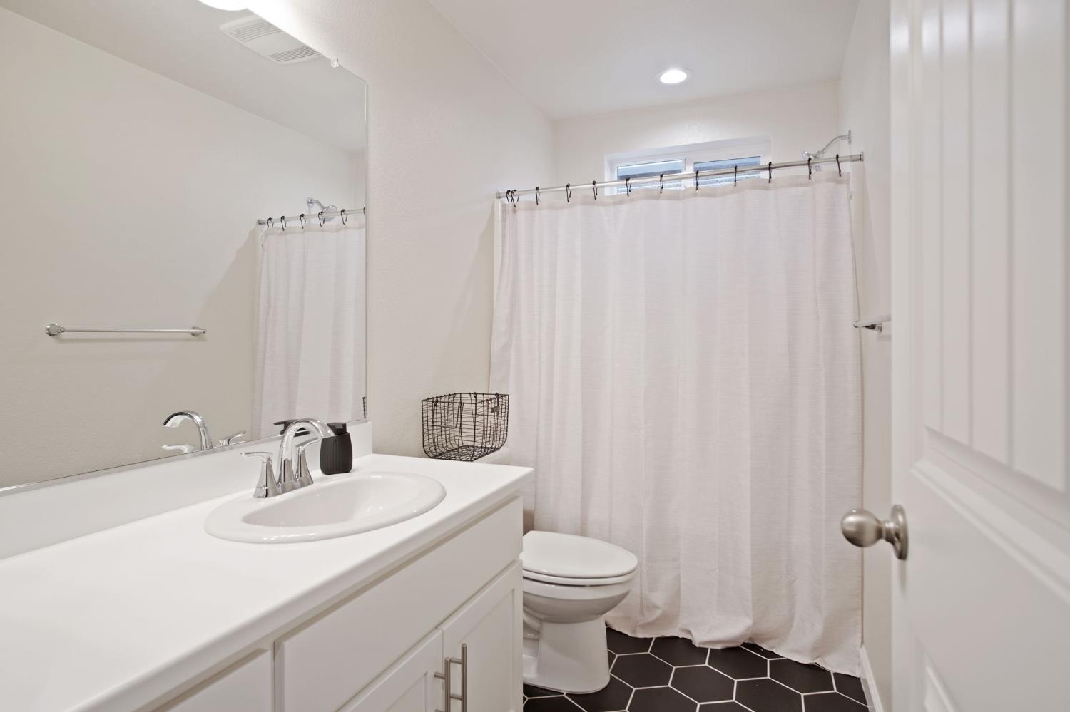 3926 Dedication Drive Turlock, CA 95382 - Photo 18 of 31