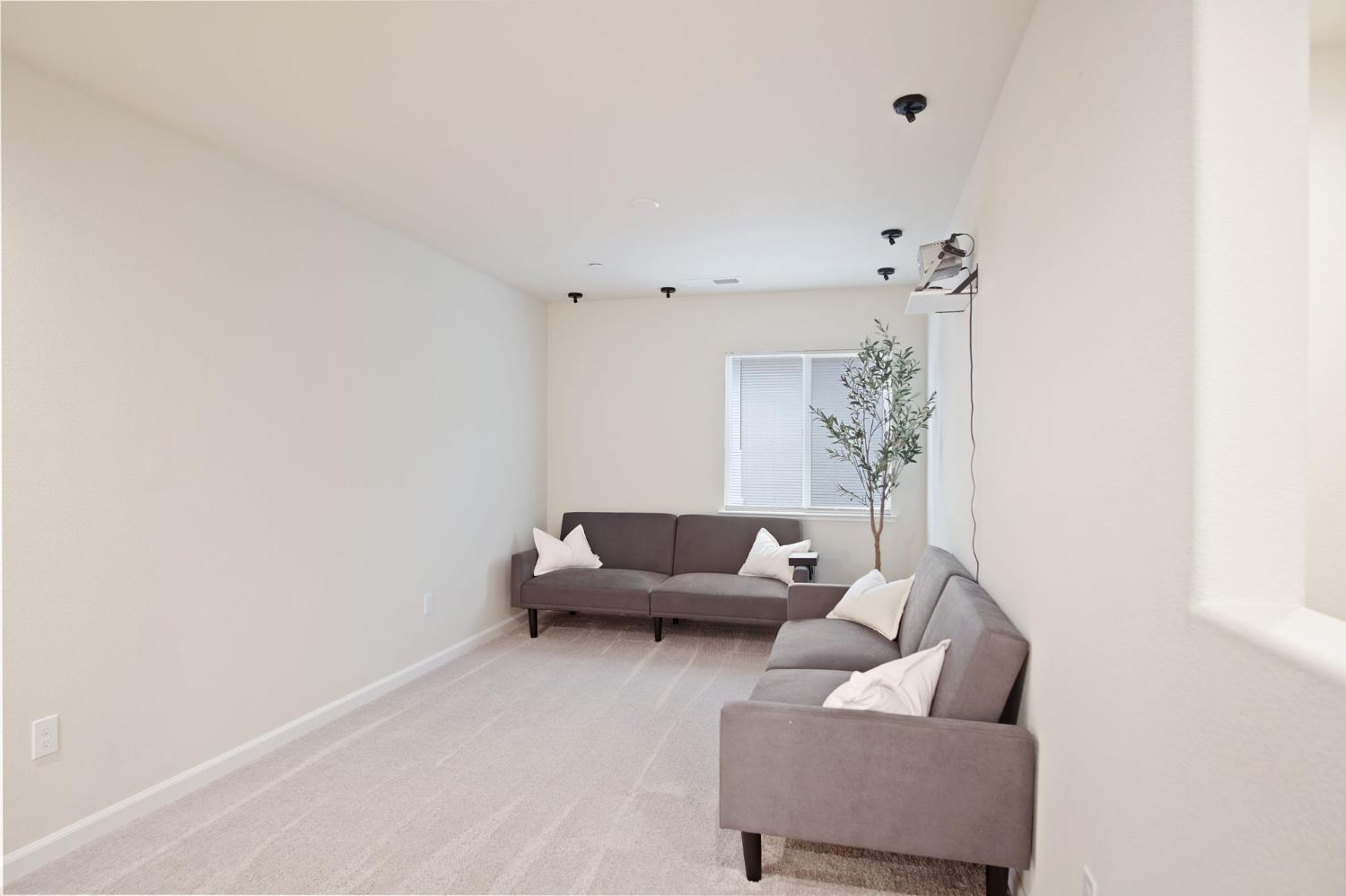 3926 Dedication Drive Turlock, CA 95382 - Photo 27 of 31