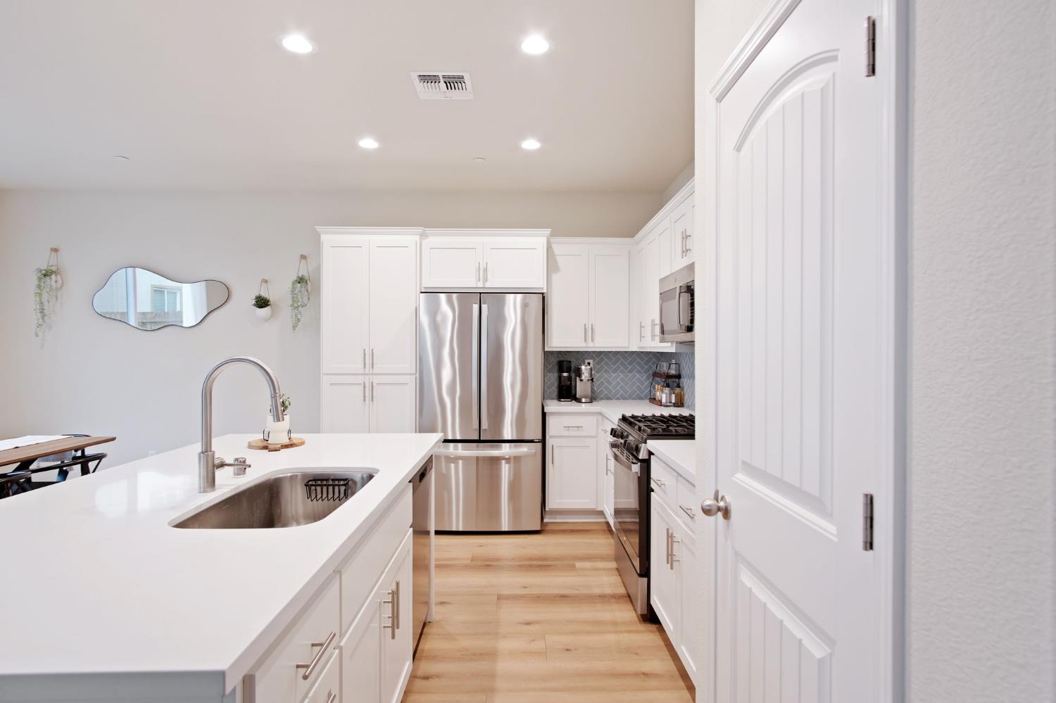 3926 Dedication Drive Turlock, CA 95382 - Photo 9 of 31