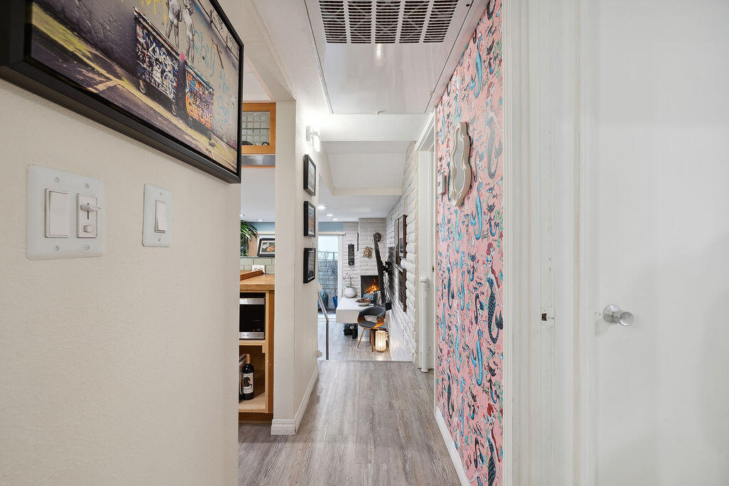 11625 Texas Avenue, Unit 101 Los Angeles, CA 90025 - Photo 18 of 40 a view of a hallway with wooden floor and entryway