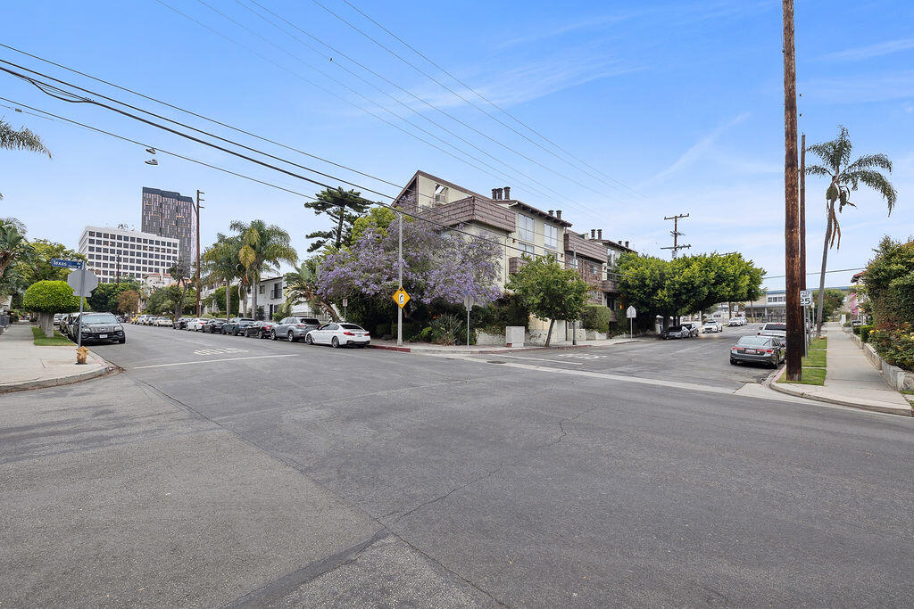 11625 Texas Avenue, Unit 101 Los Angeles, CA 90025 - Photo 39 of 40 a city street with a building in the background