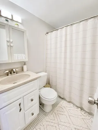 $2,450 | 3245 Rio Drive, Unit 604, Falls Church, VA 22041