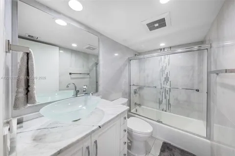 $649,000 | 520 Brickell Key Drive, Unit A710, Miami, FL 33131
