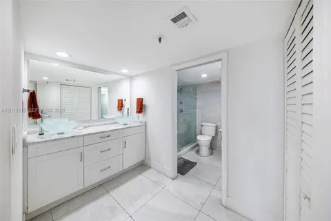 $649,000 | 520 Brickell Key Drive, Unit A710, Miami, FL 33131