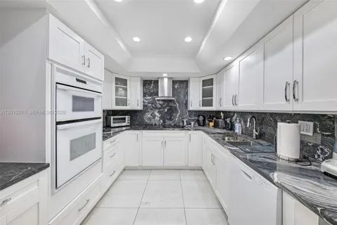 $649,000 | 520 Brickell Key Drive, Unit A710, Miami, FL 33131
