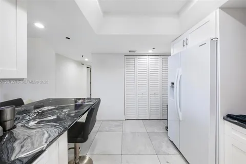 $649,000 | 520 Brickell Key Drive, Unit A710, Miami, FL 33131