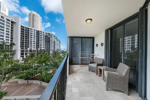 $649,000 | 520 Brickell Key Drive, Unit A710, Miami, FL 33131