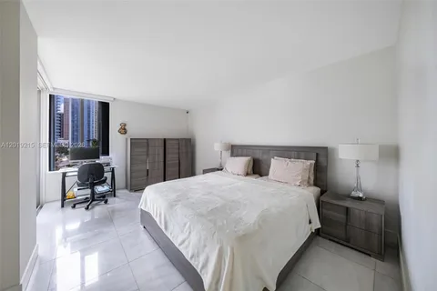 $649,000 | 520 Brickell Key Drive, Unit A710, Miami, FL 33131